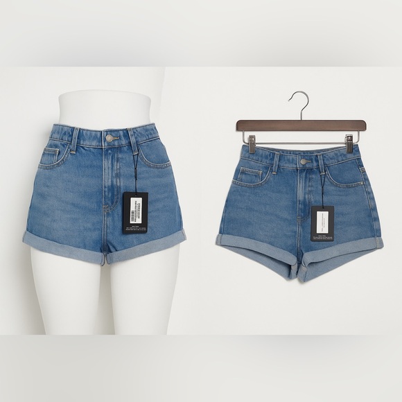 PrettyLittleThing Classic Blue Jean Shorts - Picture 1 of 4